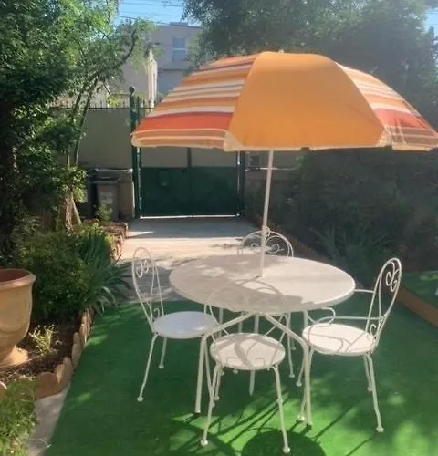 Chez Anna, Maison De *