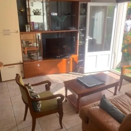 Chez Anna, Maison De *